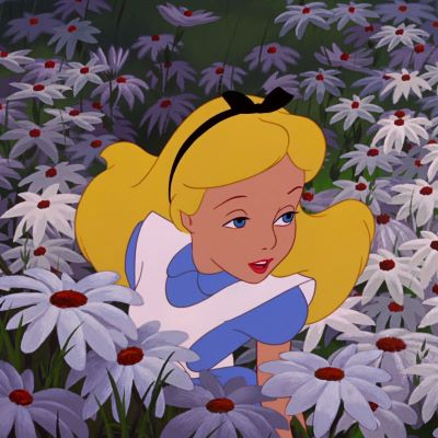 Мультпоказ «Алиса в стране чудес»